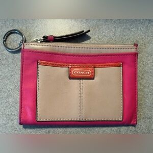 Coach Daisy Spectator Leather
Medium Skinny Wallet Pouch Beige Pink